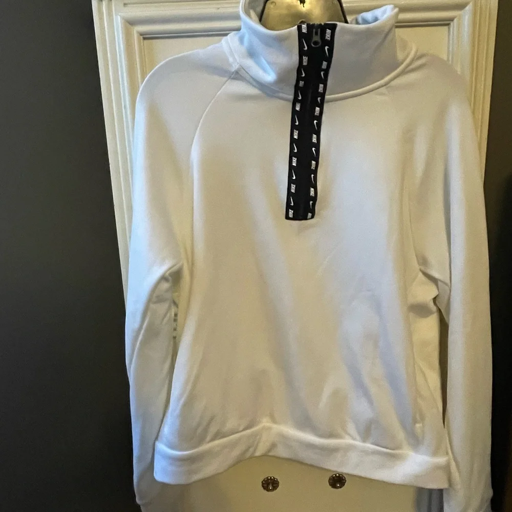 Nike white never worn pullover - Picture 3 of 7